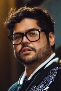 Чем мы заняты в тени Харви Гильен